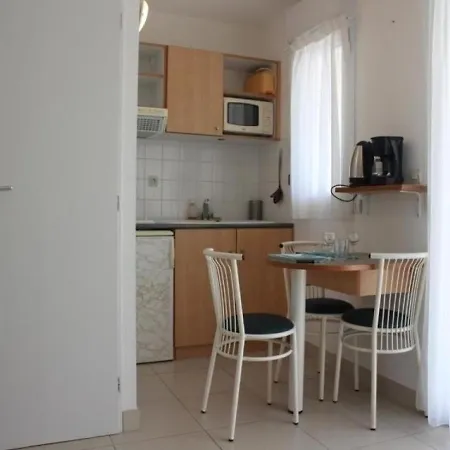 La Rochelle, 2 Pièces, 4 Personnes - Fr-1-246-294 * La Rochelle (Charente-Maritime)